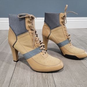 G SERIES Tan Suede Leather Blue Trim Lace Up Ankle Booties Boots 8B